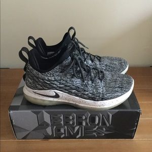 Nike LeBron James XV Low